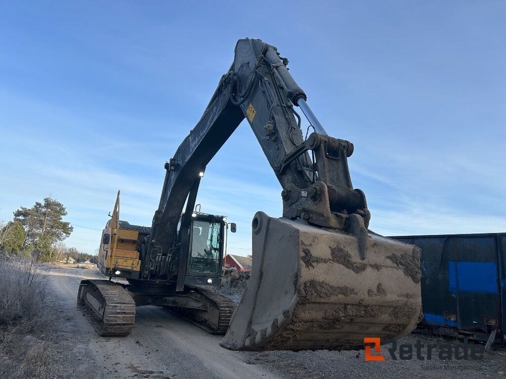 2014 Beltegraver 29 ton Volvo EC250 EL - Lánctalpas kotró: 2 kép. 2014 Beltegraver 29 ton Volvo EC250 EL - Lánctalpas kotró: 2 kép.