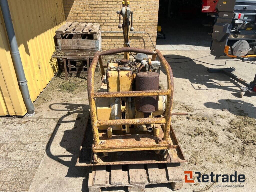 AMMANN DUOMAT pladestamper - Építőipari berendezések: 4 kép. AMMANN DUOMAT pladestamper - Építőipari berendezések: 4 kép.