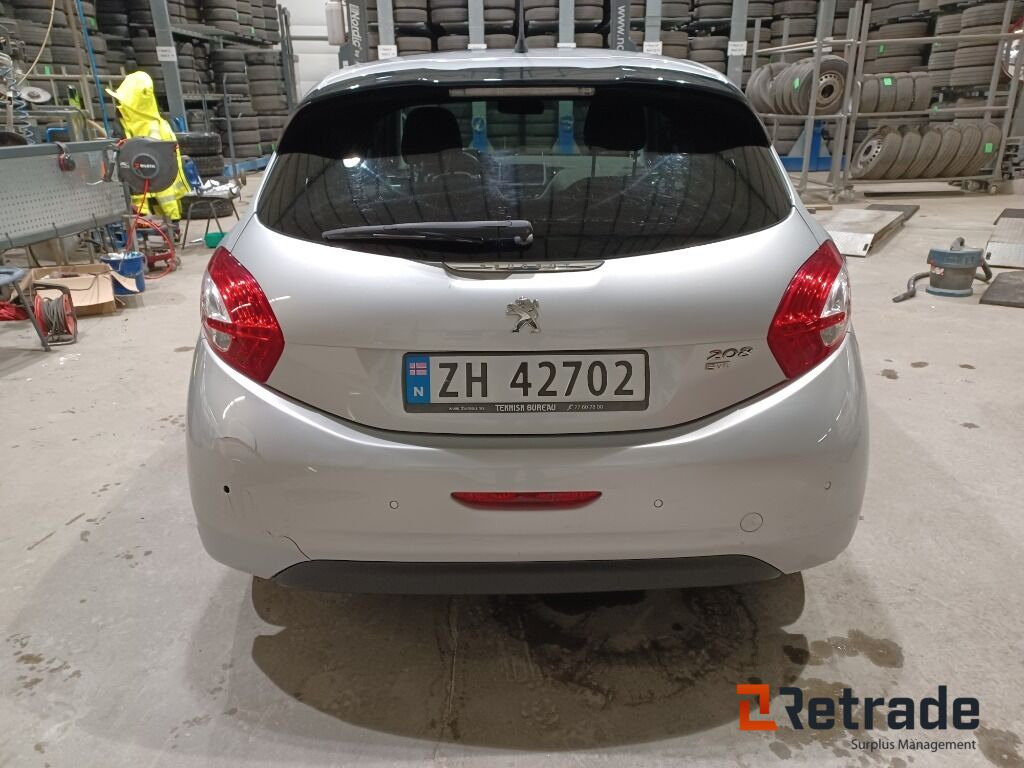 Bil Peugeot 208 Automat - Autó: 5 kép. Bil Peugeot 208 Automat - Autó: 5 kép.