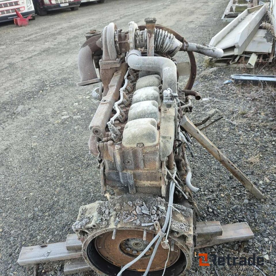 Diverse utstyr Volvo Td 120 - Motor - Teherautó: 4 kép. Diverse utstyr Volvo Td 120 - Motor - Teherautó: 4 kép.