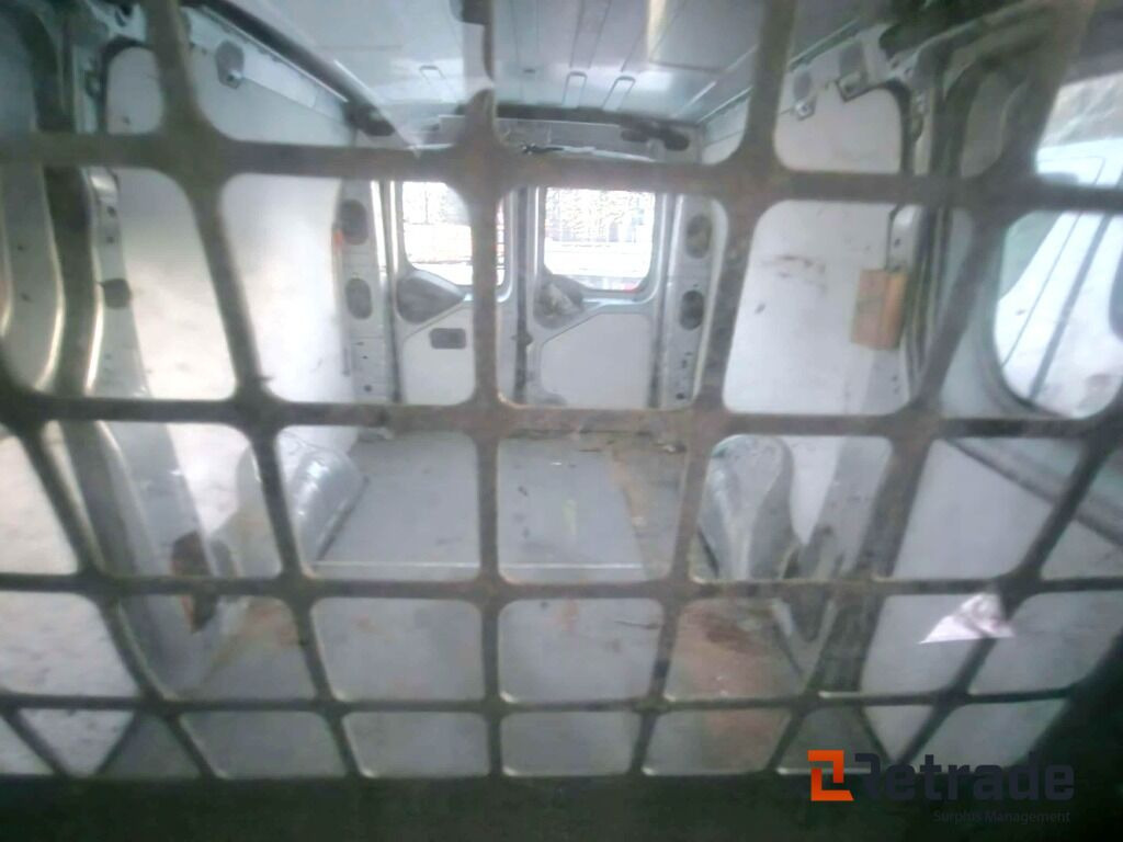 Autó En pen Peugeot Expert 2009-modell: 7 kép. Autó En pen Peugeot Expert 2009-modell: 7 kép.