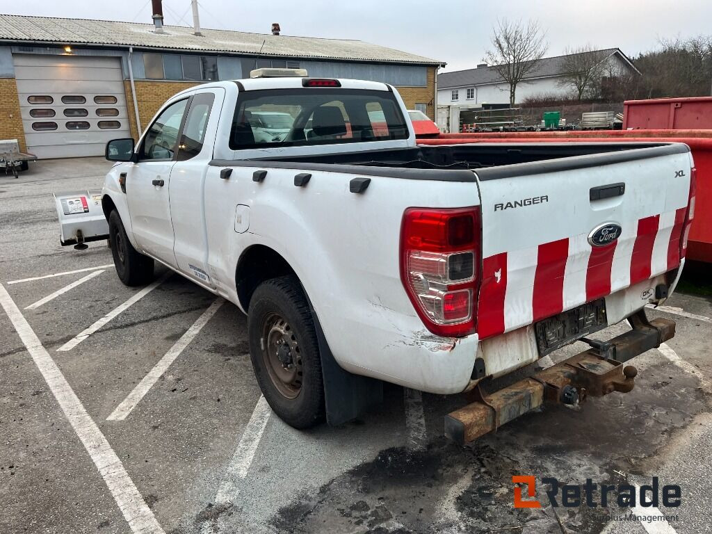 Ford Ranger 2.2 Tdci Rab Cab 4x4 Manuel med sneplov - Autó: 1 kép. Ford Ranger 2.2 Tdci Rab Cab 4x4 Manuel med sneplov - Autó: 1 kép.