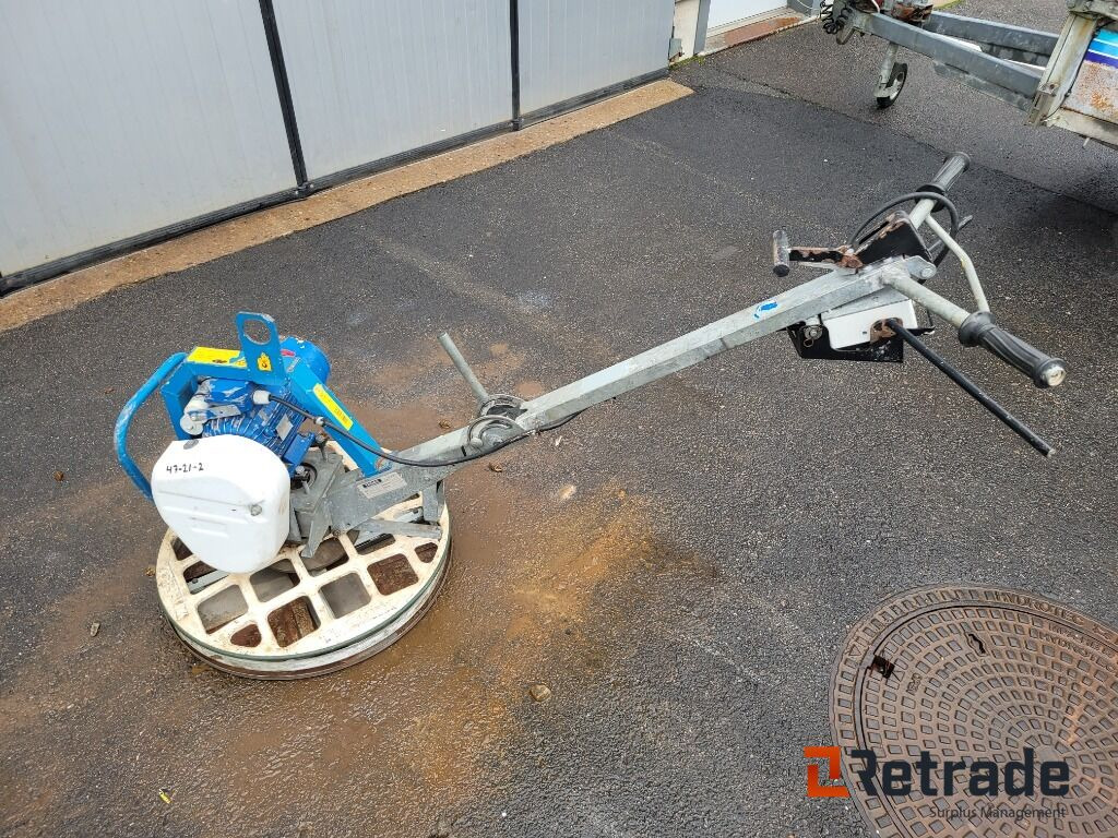 Glättare Tremix G 610 E eldriven - Építőipari berendezések: 1 kép. Glättare Tremix G 610 E eldriven - Építőipari berendezések: 1 kép.