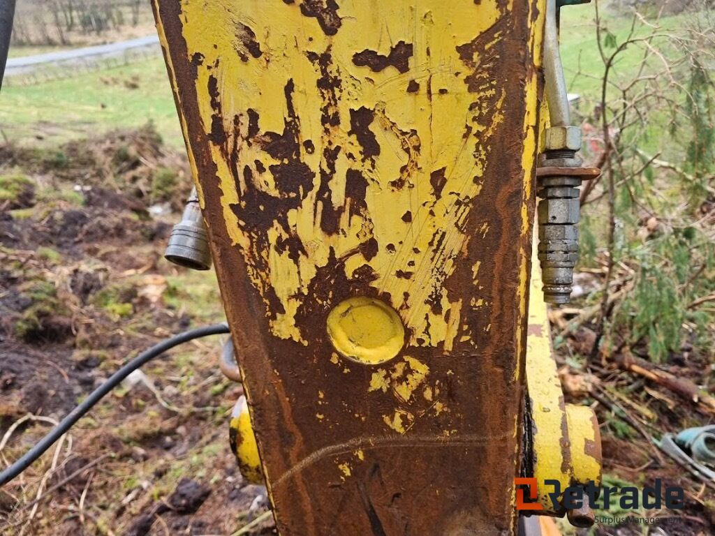 Lánctalpas kotró Gravemaskin Kobelco SK130LC: 10 kép.