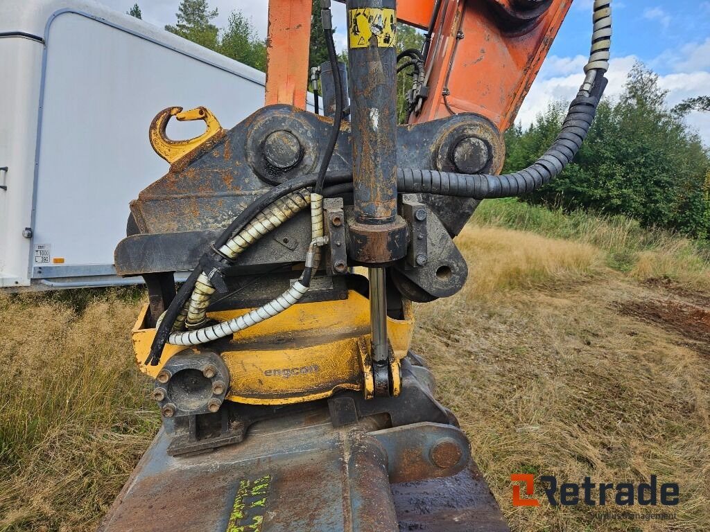 Lánctalpas kotró Grävmaskin Hitachi ZX250LC-3 Tiltrotator: 16 kép.