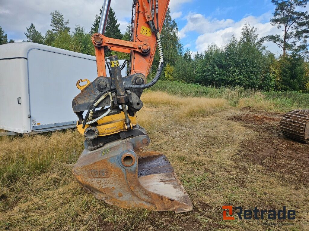 Lánctalpas kotró Grävmaskin Hitachi ZX250LC-3 Tiltrotator: 13 kép.