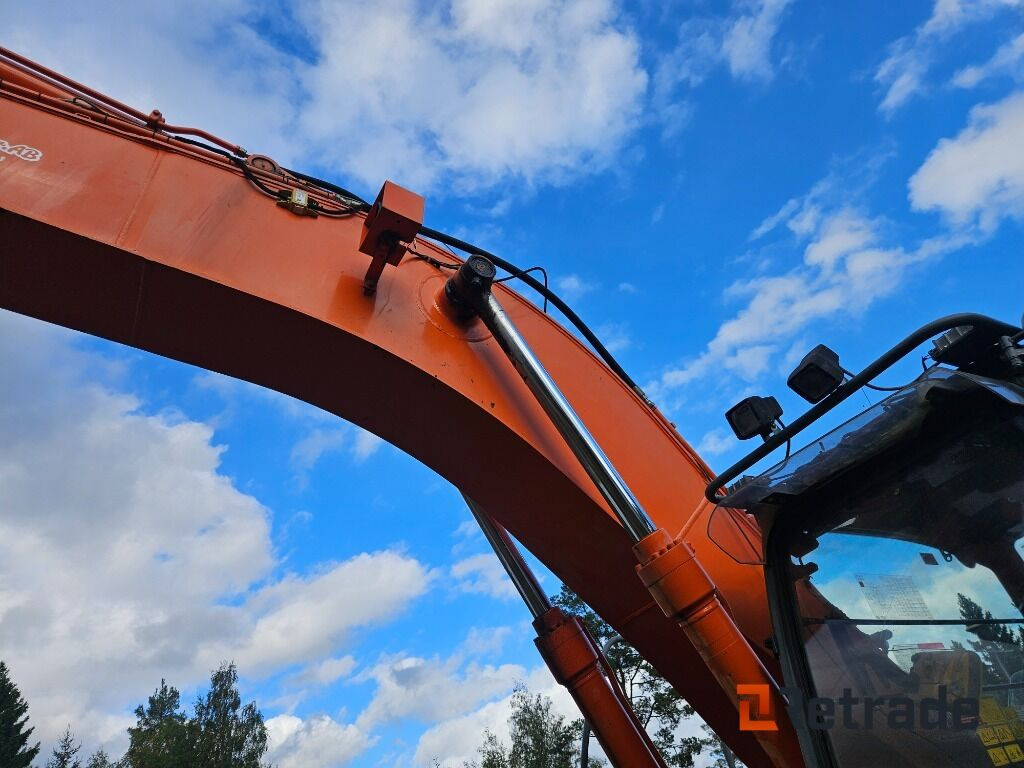 Lánctalpas kotró Grävmaskin Hitachi ZX250LC-3 Tiltrotator: 11 kép.