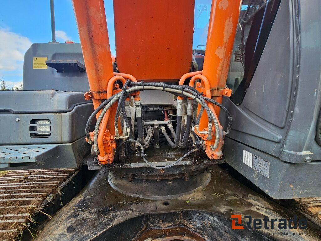 Lánctalpas kotró Grävmaskin Hitachi ZX250LC-3 Tiltrotator: 9 kép.