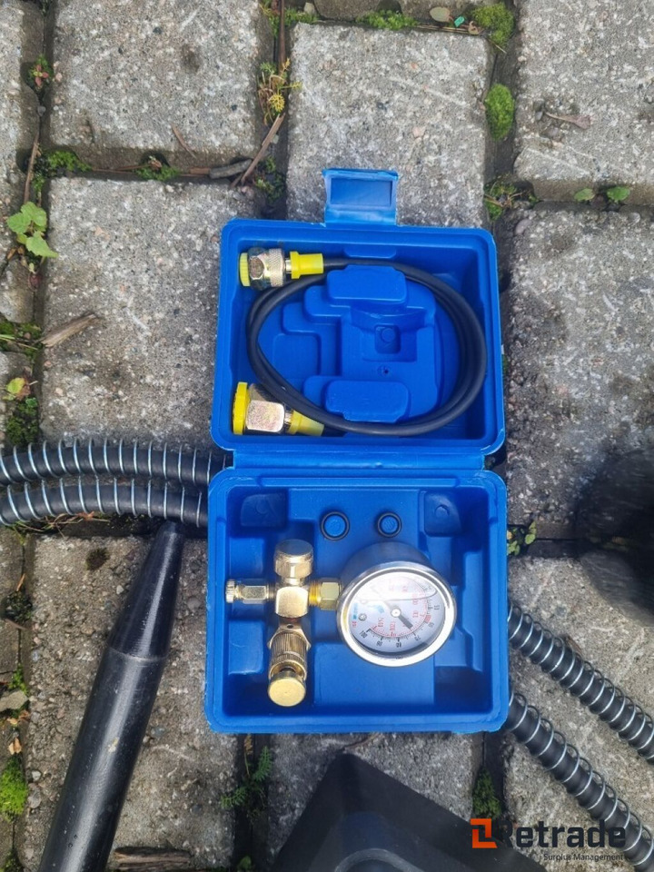 Helt ny SY 350 pigghammer - Hidraulikus törőfej: 3 kép. Helt ny SY 350 pigghammer - Hidraulikus törőfej: 3 kép.