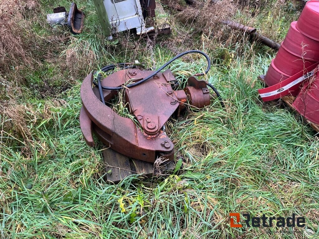 Materialehåndterer Tømmer klo Tømmerklo med rotation - Ipari gép: 4 kép. Materialehåndterer Tømmer klo Tømmerklo med rotation - Ipari gép: 4 kép.