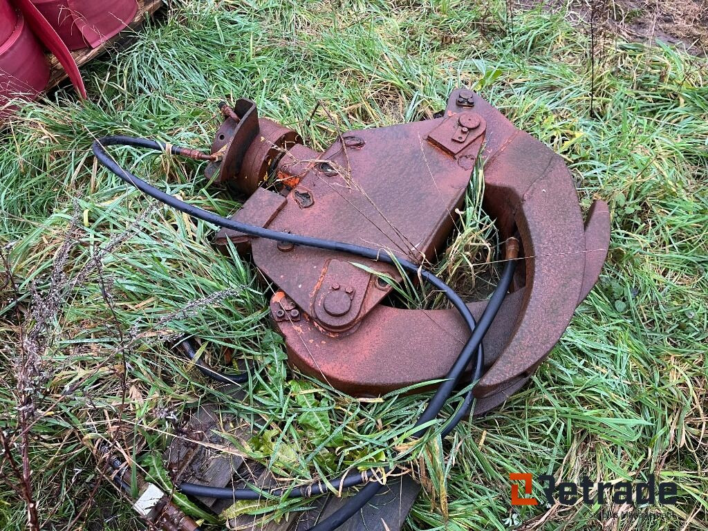 Materialehåndterer Tømmer klo Tømmerklo med rotation - Ipari gép: 1 kép. Materialehåndterer Tømmer klo Tømmerklo med rotation - Ipari gép: 1 kép.