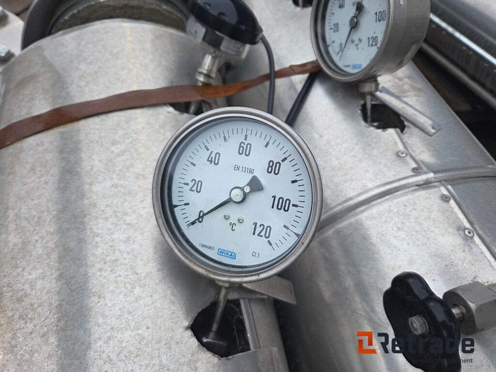 Vattenpump med elmotor - Ipari gép: 5 kép. Vattenpump med elmotor - Ipari gép: 5 kép.