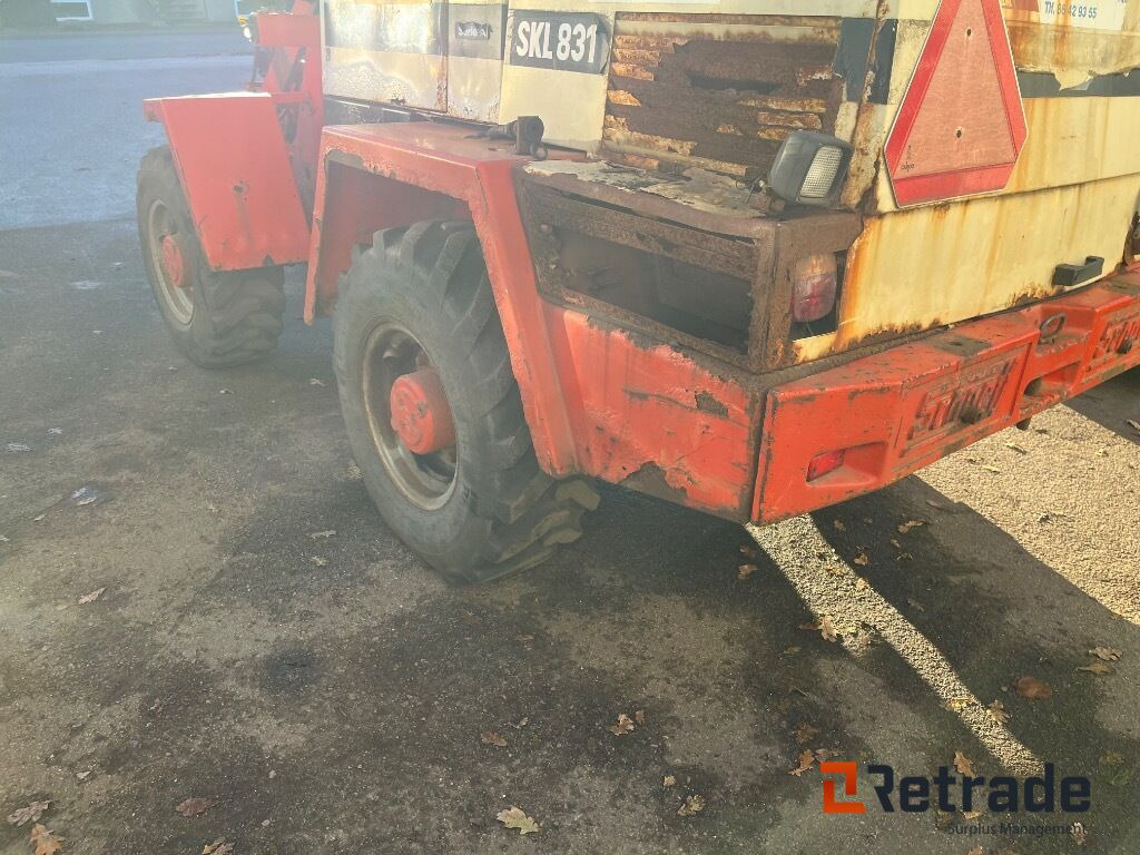 Gumikerekes homlokrakodó Læssemaskine SCHAEFF SKL 831 Læssemaskine: 12 kép. Gumikerekes homlokrakodó Læssemaskine SCHAEFF SKL 831 Læssemaskine: 12 kép.