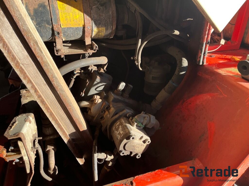 Gumikerekes homlokrakodó Læssemaskine SCHAEFF SKL 831 Læssemaskine: 19 kép. Gumikerekes homlokrakodó Læssemaskine SCHAEFF SKL 831 Læssemaskine: 19 kép.