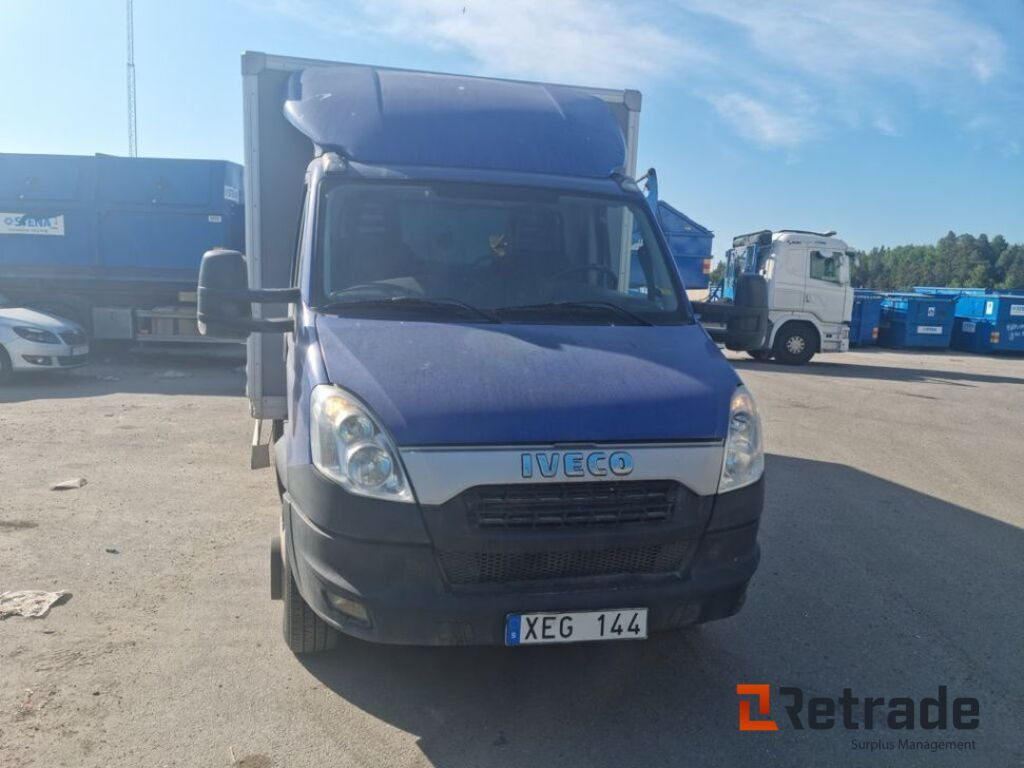 Lastbil Iveco DAILYA EEV - Dobozos kisteherautó: 2 kép. Lastbil Iveco DAILYA EEV - Dobozos kisteherautó: 2 kép.