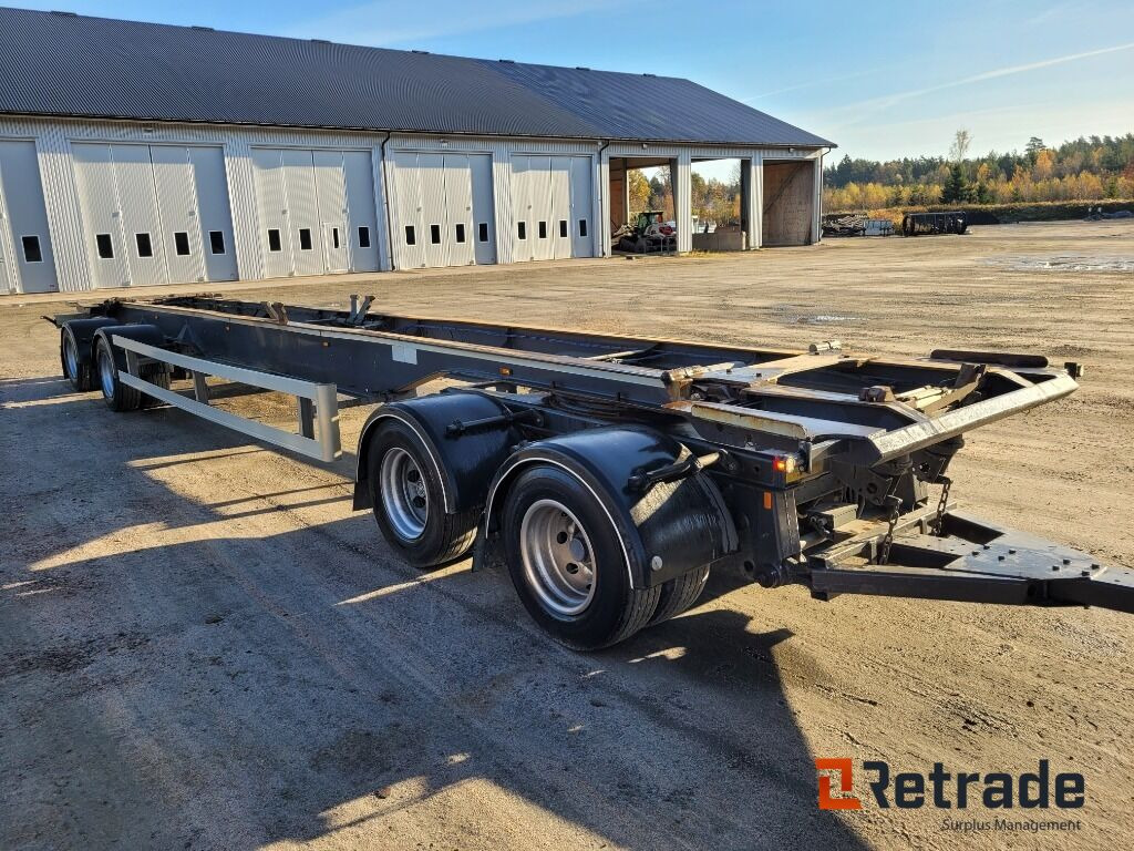 Lastväxlarsläp KILAFORS 4 axligt , med fjärrkontroll -2016 - Pótkocsi alváz: 2 kép. Lastväxlarsläp KILAFORS 4 axligt , med fjärrkontroll -2016 - Pótkocsi alváz: 2 kép.