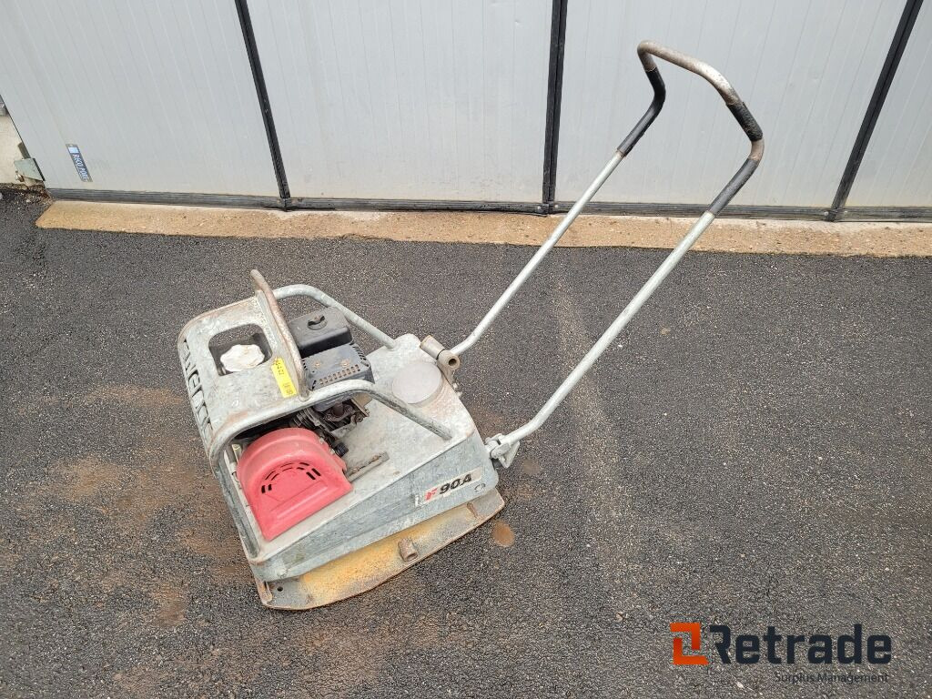 Markvibrator vibroplatta Swepac F90A - Építőipari berendezések: 1 kép. Markvibrator vibroplatta Swepac F90A - Építőipari berendezések: 1 kép.