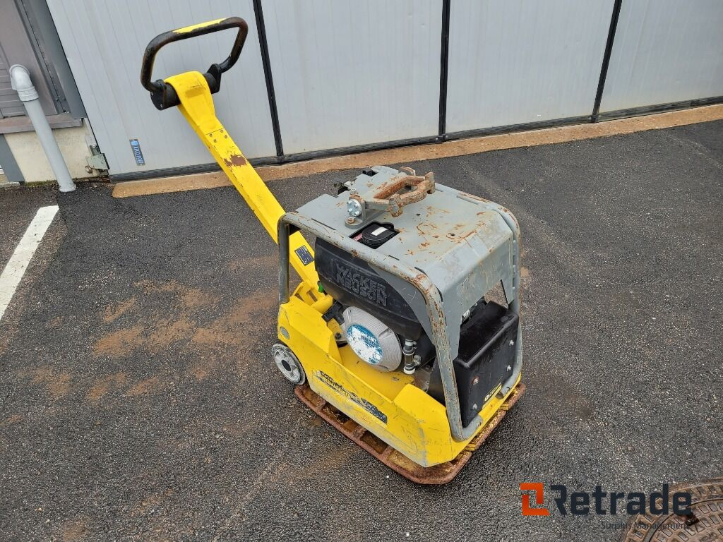 Markvibrator vibroplatta Wacker Neuson DPU3050He e-starter - Építőipari berendezések: 3 kép. Markvibrator vibroplatta Wacker Neuson DPU3050He e-starter - Építőipari berendezések: 3 kép.