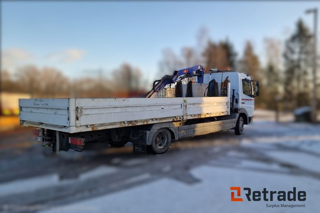 Mercedes-Benz Atego 818L med 6 meter plan og kran - Platós teherautó, Darus autó: 3 kép. Mercedes-Benz Atego 818L med 6 meter plan og kran - Platós teherautó, Darus autó: 3 kép.