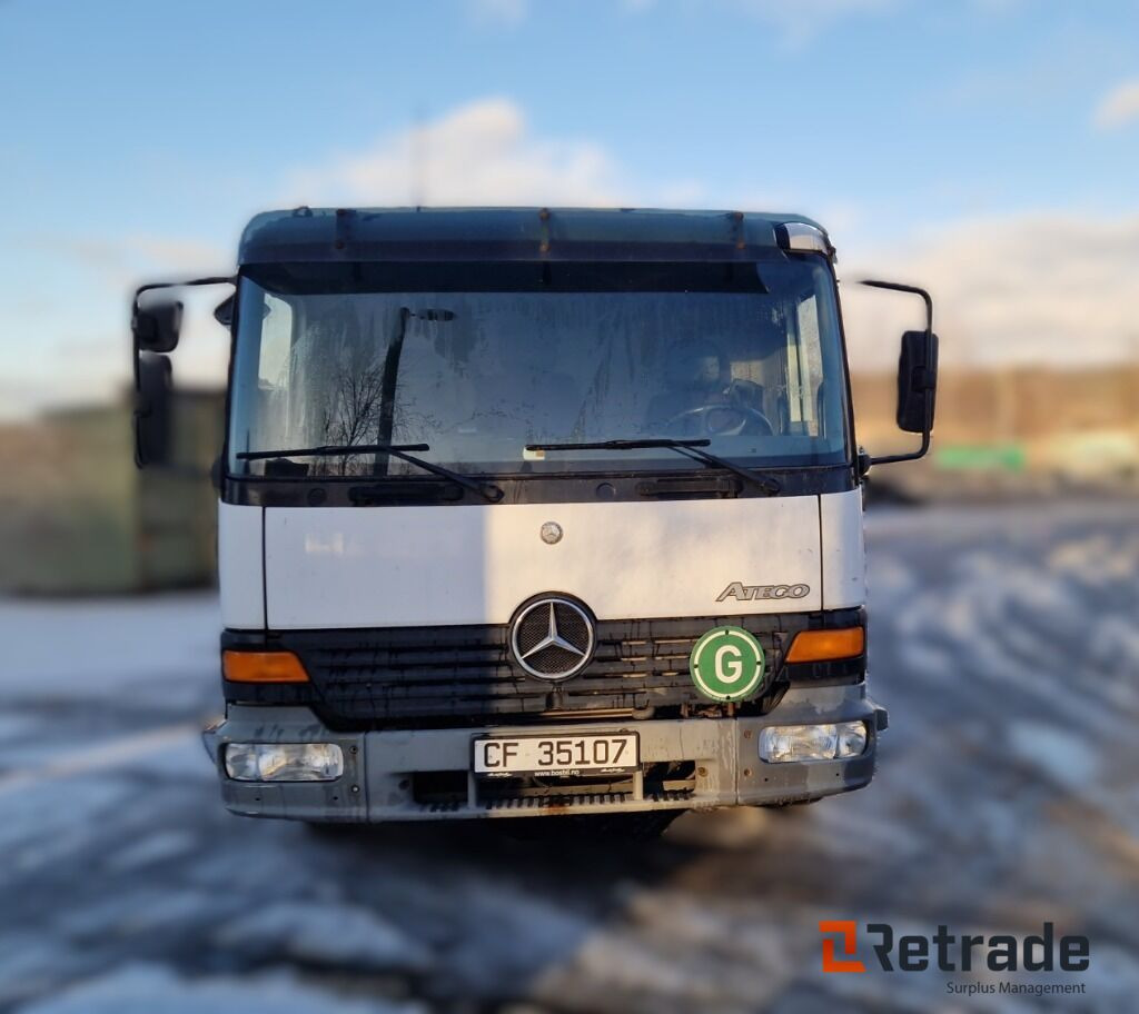 Mercedes-Benz Atego 818L med 6 meter plan og kran - Platós teherautó, Darus autó: 5 kép. Mercedes-Benz Atego 818L med 6 meter plan og kran - Platós teherautó, Darus autó: 5 kép.