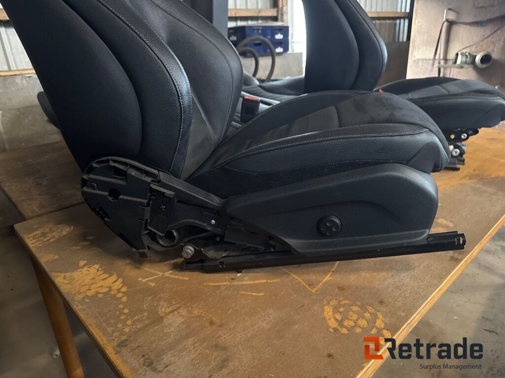 Autó Mercedes Benz Dellæder: 12 kép.