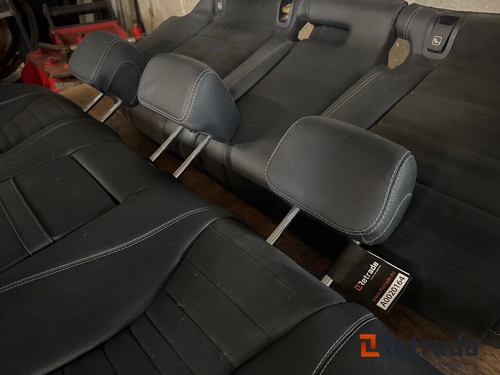 Mercedes Benz Dellæder - Autó: 5 kép. Mercedes Benz Dellæder - Autó: 5 kép.