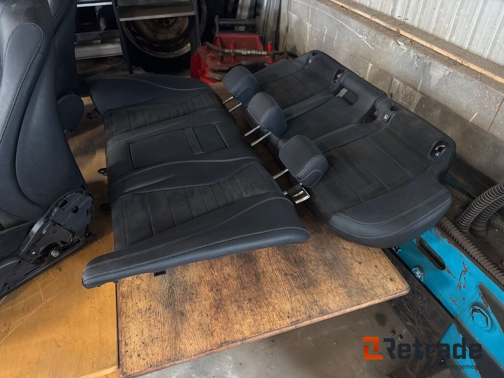 Mercedes Benz Dellæder - Autó: 3 kép. Mercedes Benz Dellæder - Autó: 3 kép.