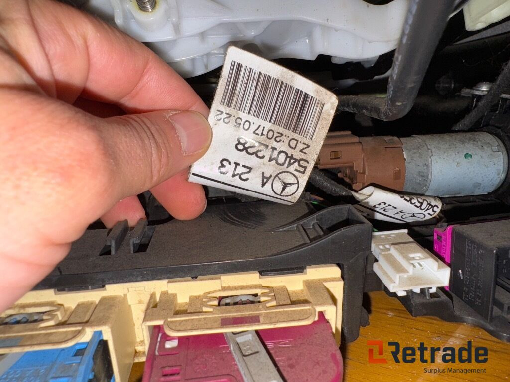 Autó Mercedes Benz Dellæder: 10 kép.