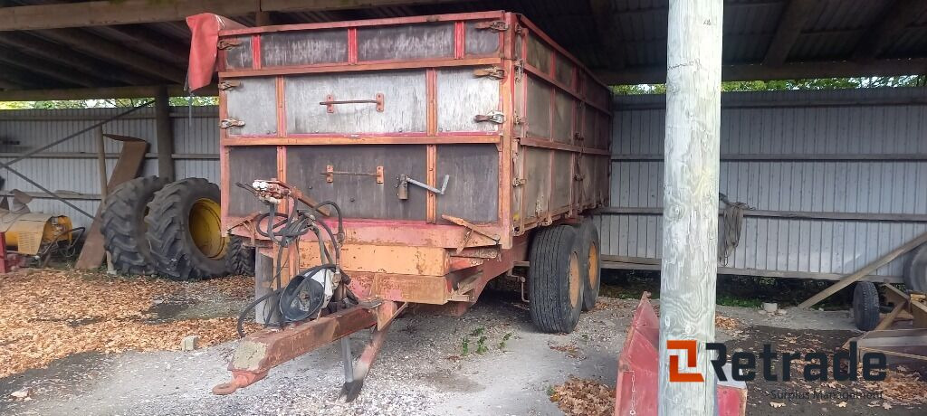 Alsidig Varia 12T. Højtipvogn - Mezőgazdasági gépek: 1 kép. Alsidig Varia 12T. Højtipvogn - Mezőgazdasági gépek: 1 kép.