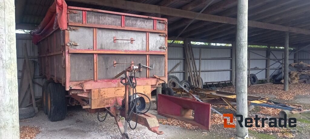 Alsidig Varia 12T. Højtipvogn - Mezőgazdasági gépek: 3 kép. Alsidig Varia 12T. Højtipvogn - Mezőgazdasági gépek: 3 kép.