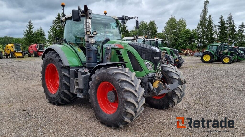 Fendt 722 Vario traktor - Mezőgazdasági gépek: 4 kép. Fendt 722 Vario traktor - Mezőgazdasági gépek: 4 kép.