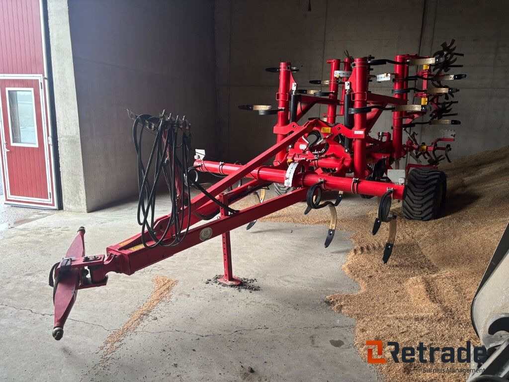 Kultivator Väderstad Swift SW440 - Mezőgazdasági gépek: 4 kép. Kultivator Väderstad Swift SW440 - Mezőgazdasági gépek: 4 kép.
