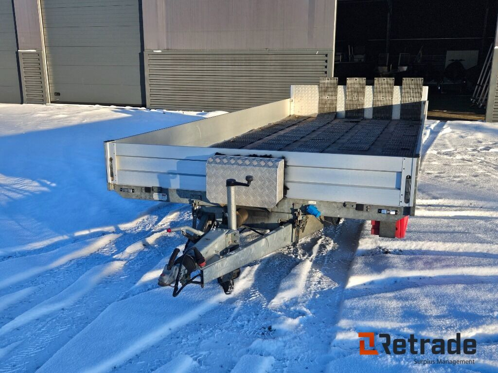 Multisläp Westbay Agados Adam med tipp - Pótkocsi billenőplatós: 2 kép. Multisläp Westbay Agados Adam med tipp - Pótkocsi billenőplatós: 2 kép.