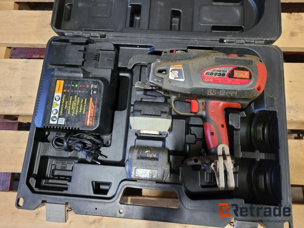 Najmaskin MAX RB398 - Építőipari berendezések: 1 kép. Najmaskin MAX RB398 - Építőipari berendezések: 1 kép.