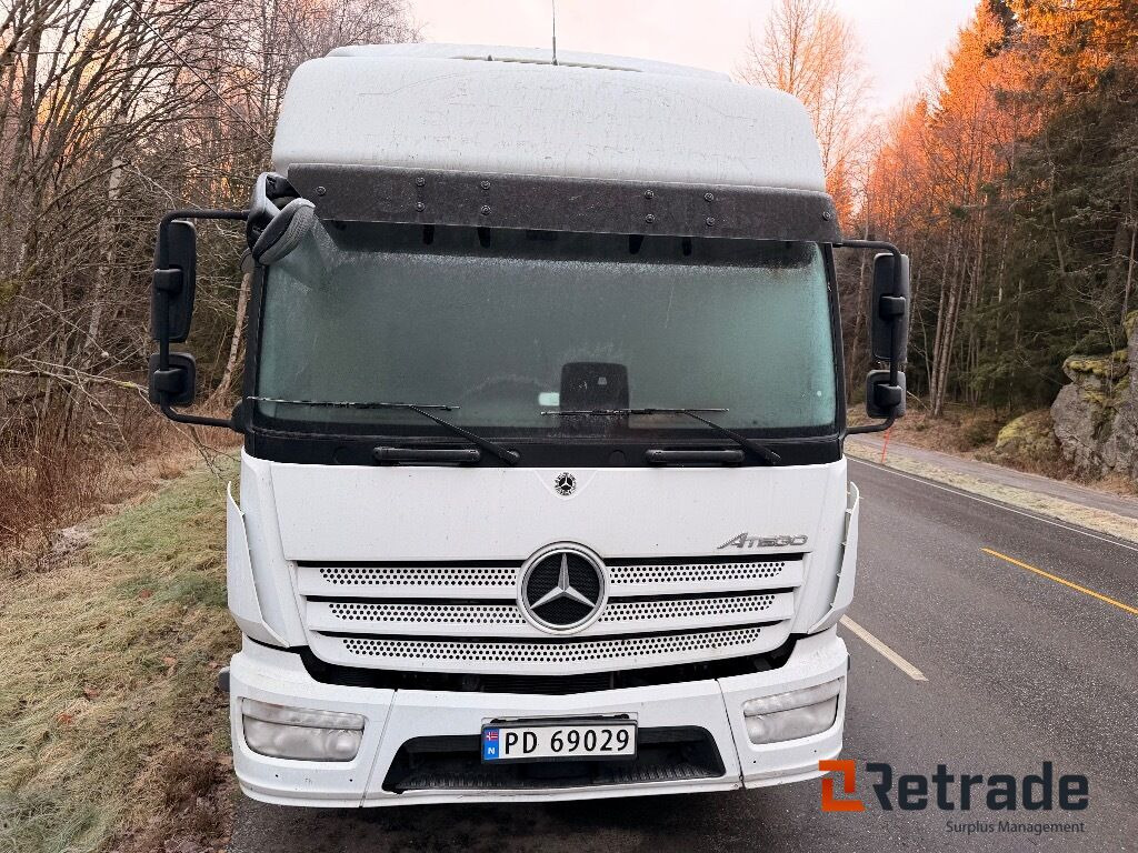 Skapbil MERCEDES-BENZ Atego nylig EU - Dobozos felépítményű teherautó: 2 kép. Skapbil MERCEDES-BENZ Atego nylig EU - Dobozos felépítményű teherautó: 2 kép.