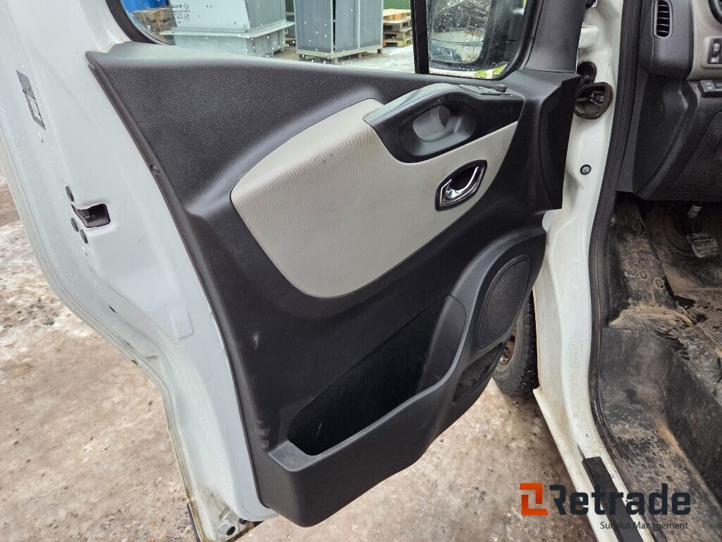 Autó Skåpbil Renault Trafic L2H1 1.6 dci: 40 kép.