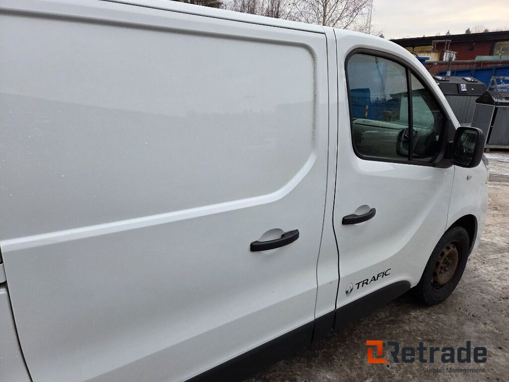 Autó Skåpbil Renault Trafic L2H1 1.6 dci: 25 kép.