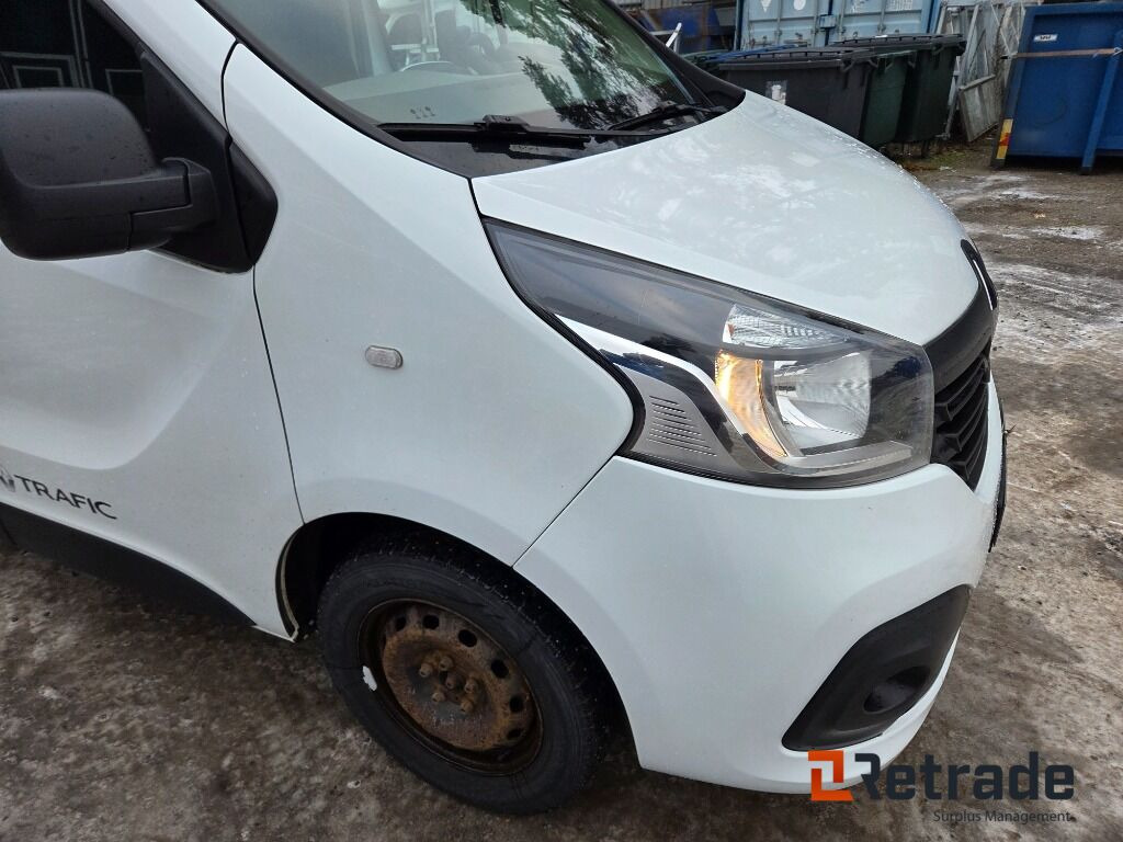 Autó Skåpbil Renault Trafic L2H1 1.6 dci: 21 kép.