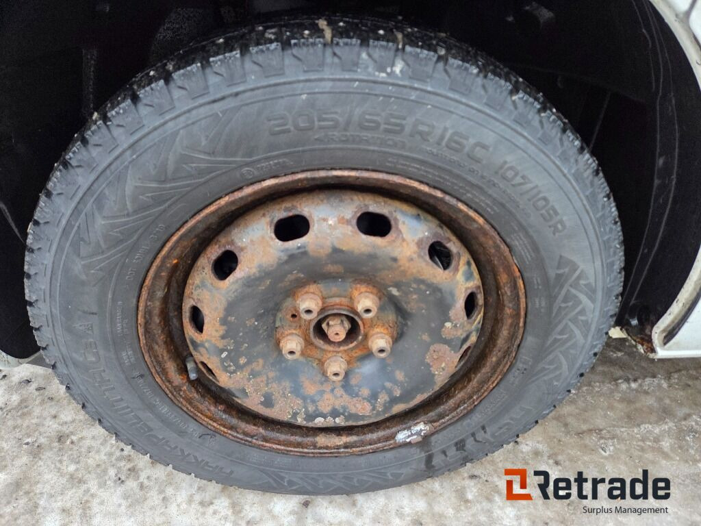 Autó Skåpbil Renault Trafic L2H1 1.6 dci: 16 kép.