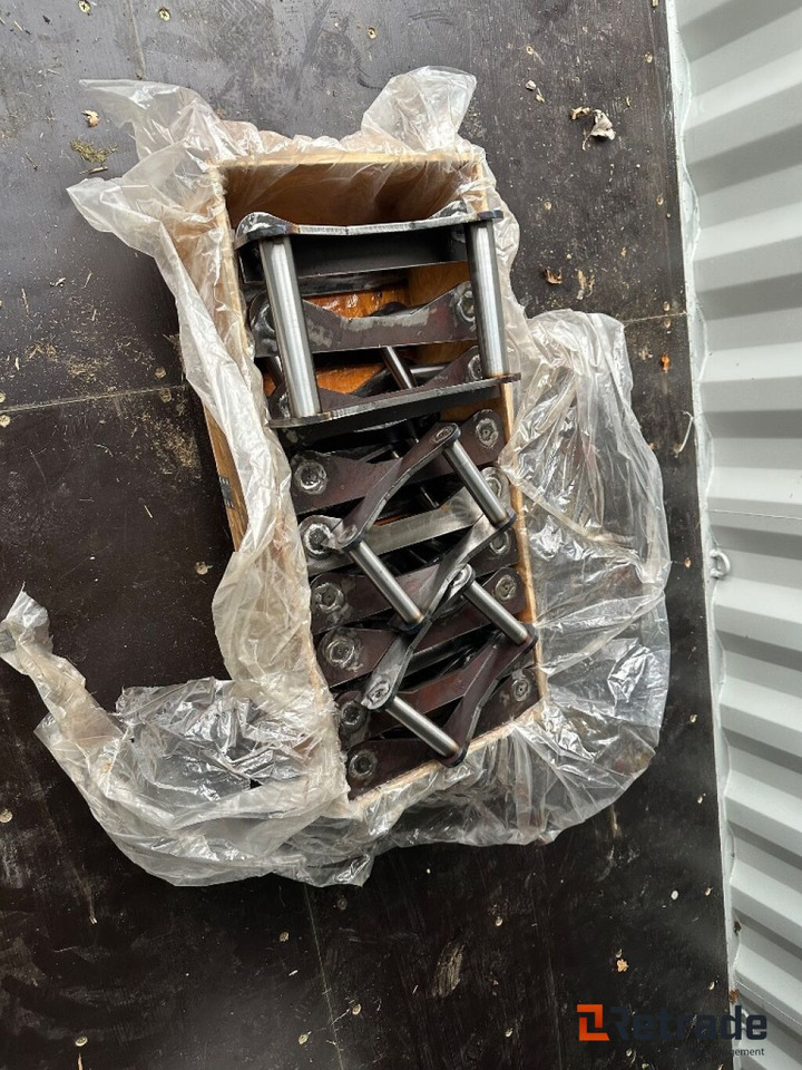 Skifte S40 - Gyorscsatlakozó: 3 kép. Skifte S40 - Gyorscsatlakozó: 3 kép.