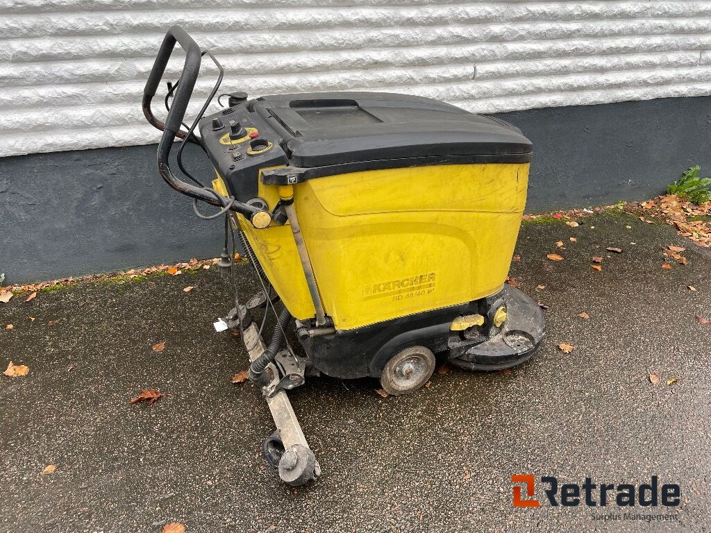 Skurmaskin/Golvskurmaskin Kärcher VD45/40 W - Súrológép: 2 kép. Skurmaskin/Golvskurmaskin Kärcher VD45/40 W - Súrológép: 2 kép.