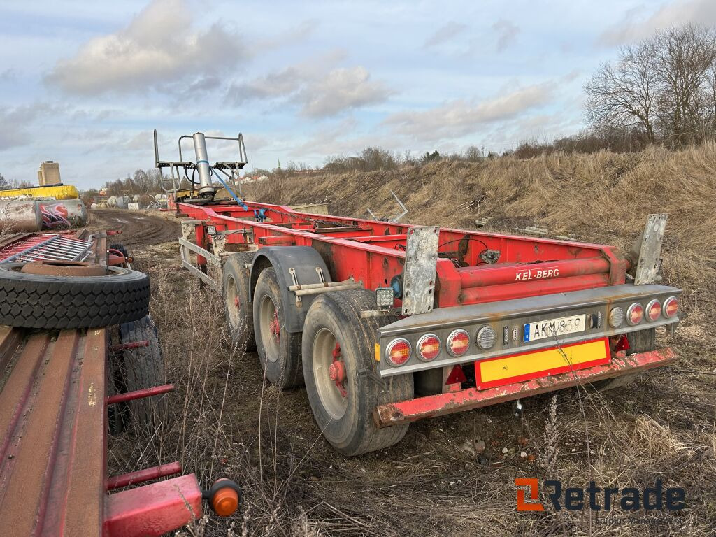 Tipptrailer chassi KELBERG T 350 - Félpótkocsi billenőplatós: 3 kép. Tipptrailer chassi KELBERG T 350 - Félpótkocsi billenőplatós: 3 kép.