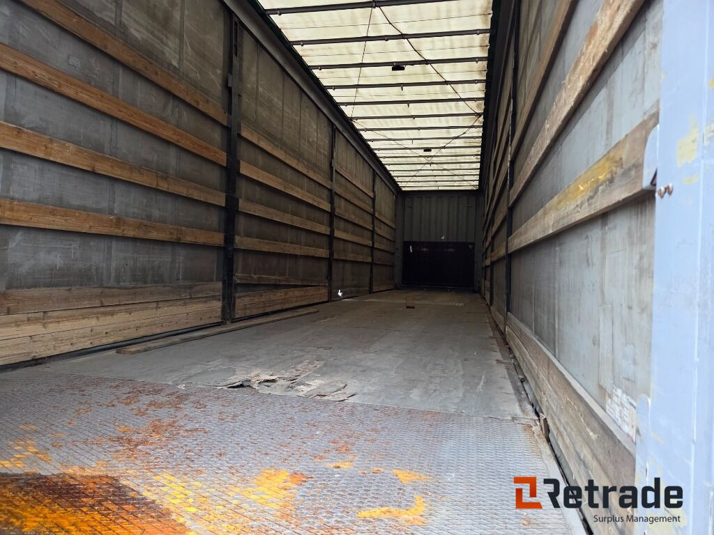 Trailer Krone SD Profi-liner Nybesiktigad - Ponyvás félpótkocsi: 5 kép. Trailer Krone SD Profi-liner Nybesiktigad - Ponyvás félpótkocsi: 5 kép.