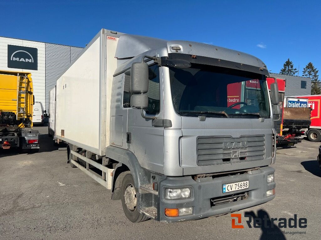 Truck Man TGL12.210 4X2BL - Dobozos felépítményű teherautó: 3 kép. Truck Man TGL12.210 4X2BL - Dobozos felépítményű teherautó: 3 kép.