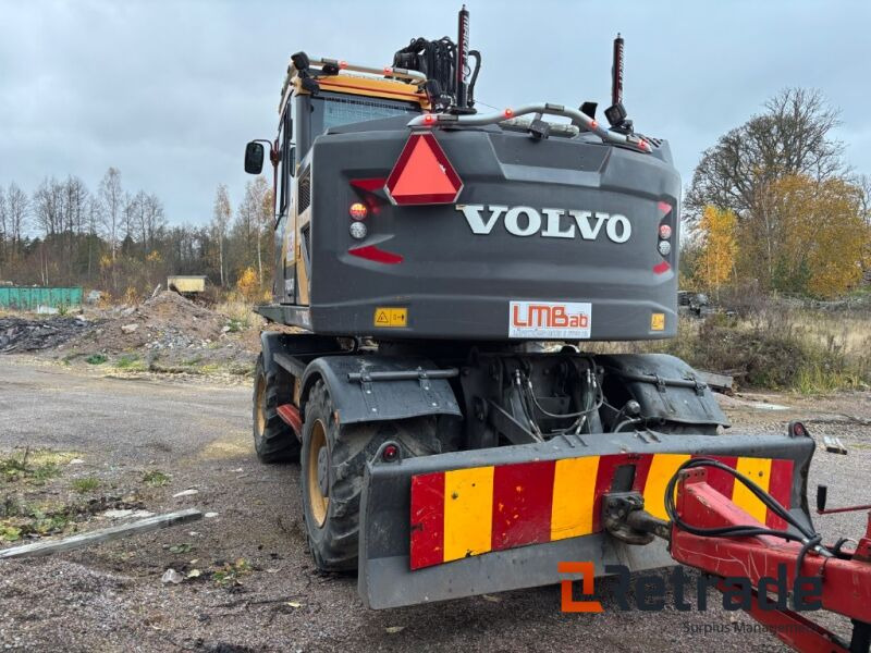 Volvo EWR150 E - Gumikerekes kotró: 5 kép. Volvo EWR150 E - Gumikerekes kotró: 5 kép.