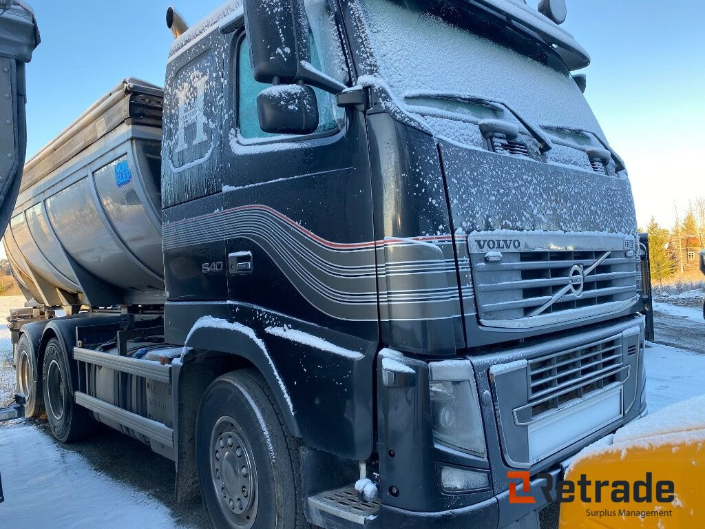 Volvo FH16,2012. Eu godkjent 6x2 asfaltbil - Bitumenszóró: 2 kép. Volvo FH16,2012. Eu godkjent 6x2 asfaltbil - Bitumenszóró: 2 kép.