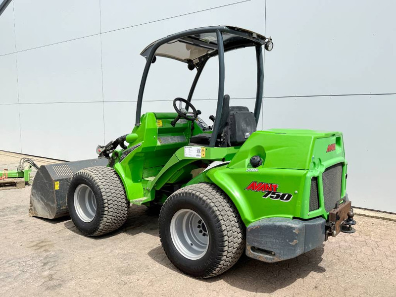 Avant M750 Opti Drive - Bucket + Jib / Telescopic Boom - Teleszkópos homlokrakodó: 4 kép. Avant M750 Opti Drive - Bucket + Jib / Telescopic Boom - Teleszkópos homlokrakodó: 4 kép.