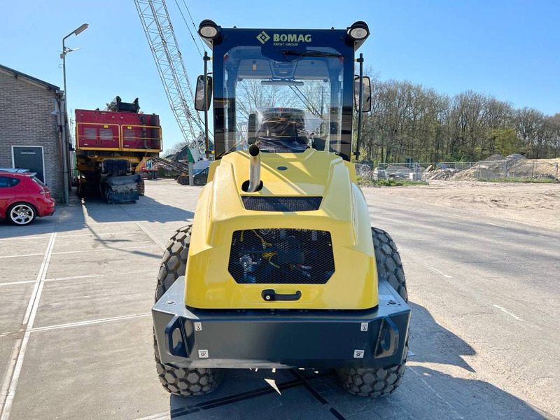 Bomag BW177 D-5 - Unused / - CE + EPA / Deutz Engine - Henger: 4 kép. Bomag BW177 D-5 - Unused / - CE + EPA / Deutz Engine - Henger: 4 kép.