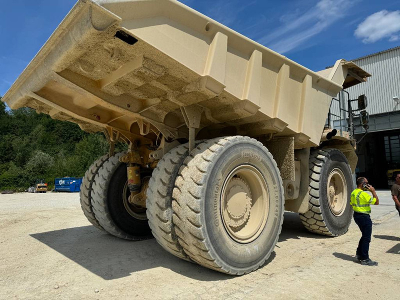 Cat 777G - German Machine / C32 V12 Engine - Bánya teherautó: 3 kép. Cat 777G - German Machine / C32 V12 Engine - Bánya teherautó: 3 kép.