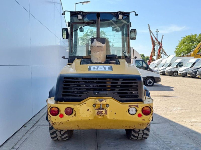Cat 908H - Quick Coupler / Automatic Greasing - Gumikerekes homlokrakodó: 4 kép. Cat 908H - Quick Coupler / Automatic Greasing - Gumikerekes homlokrakodó: 4 kép.